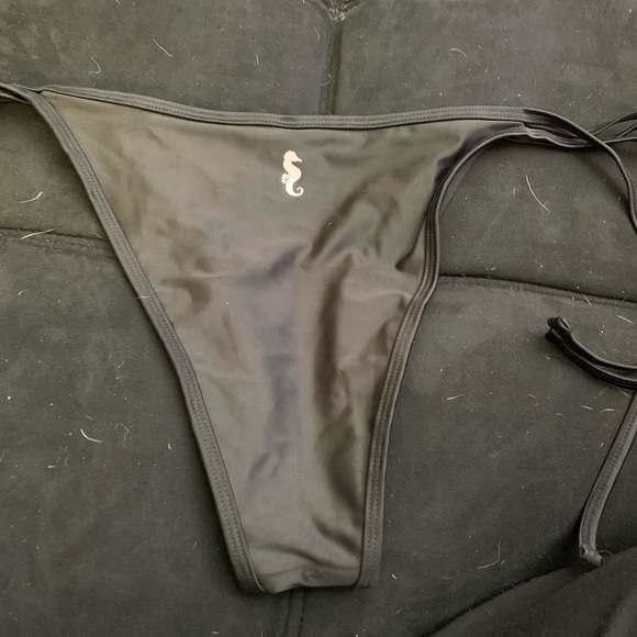 Bikini Set - Picture 3 of 8